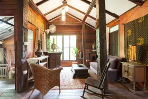guest house in the trees - Image 5