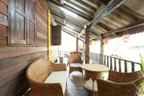 guest house in the trees - Image 4