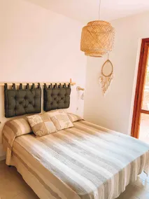 n4 RELAXING SEAVIEW APARTMENT - Image 4