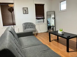 • New Large 1B Apartment • Wi-Fi, & Free Parking - Image 2