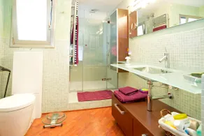 Spectacular modern duplex in the city center - Image 5