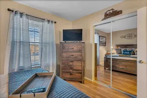 Unique Cozy Condo - ”The Railway Inn” - Image 3