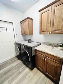Modern Bright Star/ pet friendly/ EV charging - Image 2