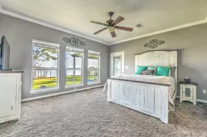 Beautiful Lake Front home for memories to last a lifetime! - Image 4