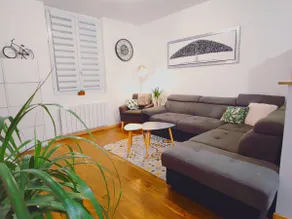 Stylish 3-Bedroom House • Quiet & Comfortable Stay - Image 2
