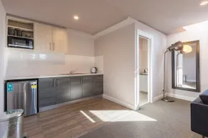 Spacious Loft-Style Retreat, Heart of Healesville - Image 4