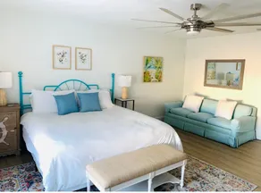Sunny Beach House — steps to beach & restaurants! - Image 3