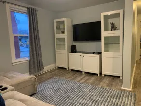 King bed, no cleaning fees, dedicated parking - Image 5