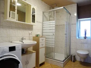 3 Zi.Whg./65sqm/Kitchen/Bath/Balcony/Erker Rondell - Image 4