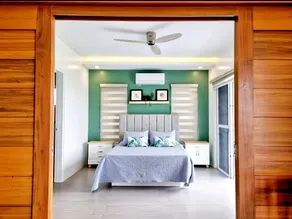 Villetta Beachfront with pool in Batangas - Image 4