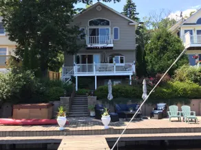 Lakeside Style and Luxury - Image 4
