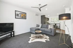 Stylish Apt | Walk to Sov Hill & Cafes | Parking - Image 3