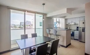 Modern 117sqm 3BR/3BA: 10 Mins to Business Hub - Image 2