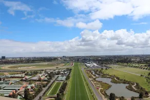 Luxurious Flemington with Stunning Racecourse View - Image 2
