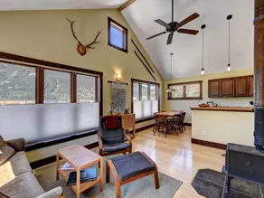Entire Silverton home w/ garage & bike tools! - Image 5