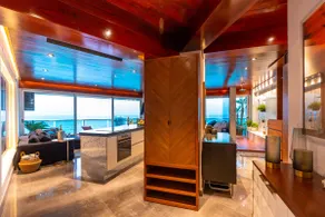 The Quarry, Beachfront sub penthouse 150m to clubs - Image 4
