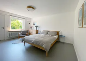Modern apartment with nice cabin and garden - Image 2