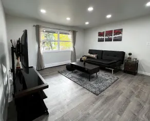 Lovely remodeled 2bd 1.5bt apt in a midtown #1 - Image 4