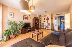 Beautiful downtown apartment with A/C - Image 3