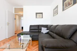 Apartment with view over the marina - 5 minutes from the old town - Image 4