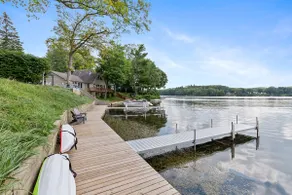 2 Lakefront Cottages with Docks, Bikes, BBQ - Image 3