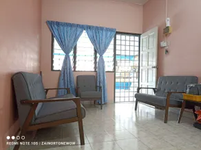 First HomeStay Bandar Universiti Seri Iskandar - Image 2