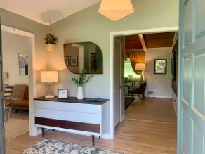 Stylish Mid Century Modern Home- 4.1 mi to Stadium - Image 4