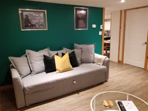 The Garric- Downtown 2 bdrm with gear drying room - Image 2