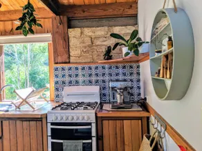 The Mudbrick Cottage, off-grid retreat Warburton - Image 4