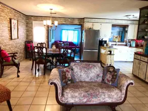 “Pink on the Creek”Guest House - Image 4