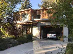 Gorgeous Home Close to Everything - Image 2