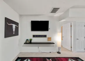 Western Shirley UNIT A - Image 2
