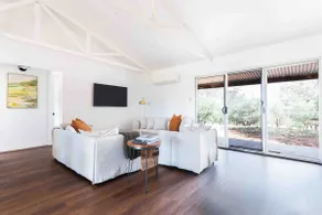 The Bungalow Cottage - Retreat - Image 4