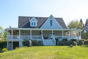 Beautiful Oceanfront Estate - Image 4