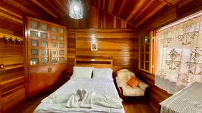 Entire chalet: 3 bedrooms (1 ensuite with hot tub) 2 parking spaces - Image 4