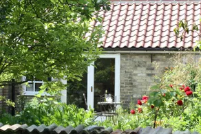 Cambridge one double bedroom cottage sleeps 3 - Image 2