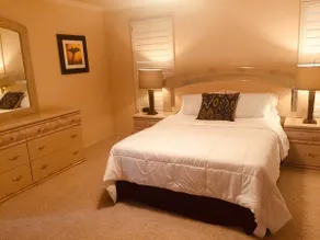 Mid-century Vacation Home Retreat - Image 3