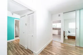 2 Bedroom Luxury Suite near Lincoln Road Mall - Image 5