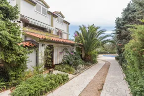 Family pool house - Image 5