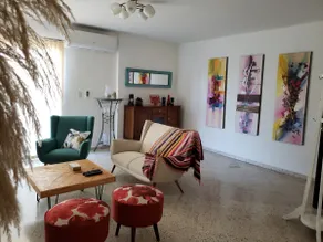 Centrally located, bright and with a view of the bay - Image 2
