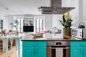Apartment in the heart with AC - Image 3