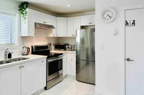 2BR Laneway Suite - Oakridge - Free Parking & Pets Welcome - Image 4