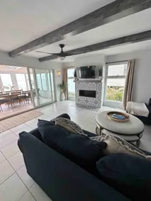 Beachfront Greenport Villa - Image 5