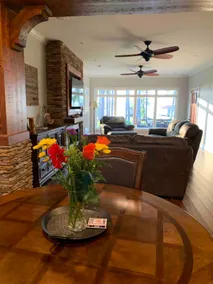 The Lake and Movies- the amenities with a theater - Image 2
