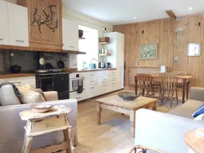 Bridge Cottage, Magical 2 bedroom apartment - Image 4