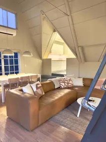 Dael Hus : whimsical A-frame + cedar hot tub - Image 5