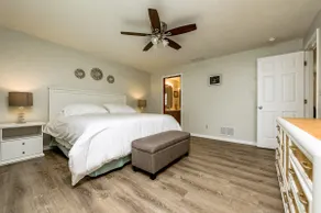The Black Duck located 10 mins from beach! - Image 2