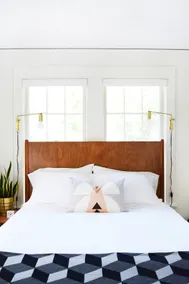Urban Guesthouse with Outdoor Space and Breakfast - Image 2