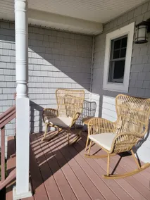 Peaceful and bright 4 bedroom getaway house-5 min from the beach! - Image 2
