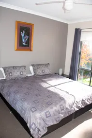 Willow's Place overlooking The Black Bull Golf Course Yarrawonga - Image 4